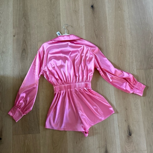 NWT Pink Vestique Romper - Picture 7 of 7